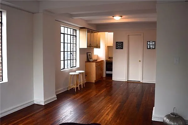 Sold by R New York | media 8