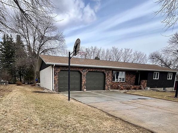 416 11th St W, Clear Lake, SD 57226
