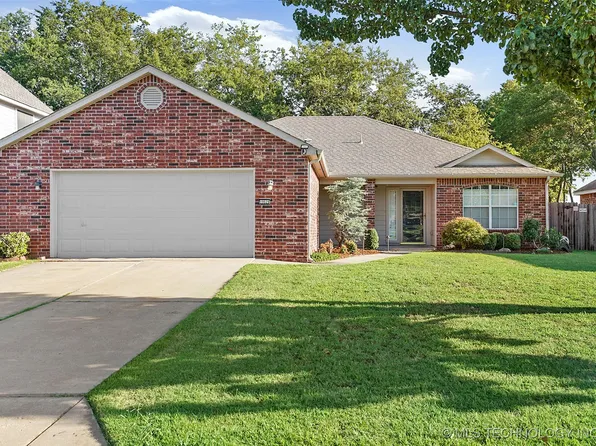 19529 E 46th St S, Broken Arrow, OK 74014