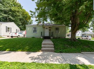 710 S Clayton St, Bloomington, IL