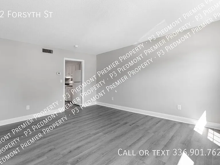 22 Forsyth St — Photo 3
