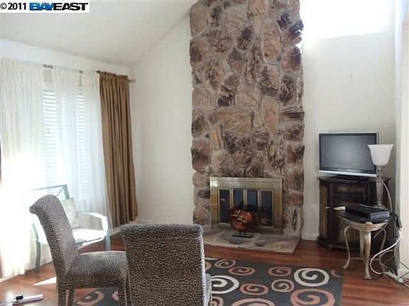 3rd image of 6315 Rubicon Ave