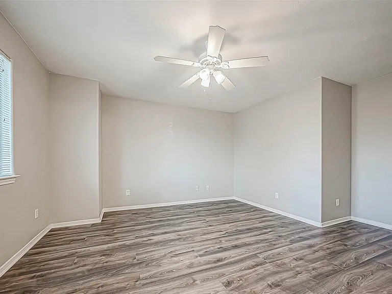 10043 Morocco Rd — Photo 31