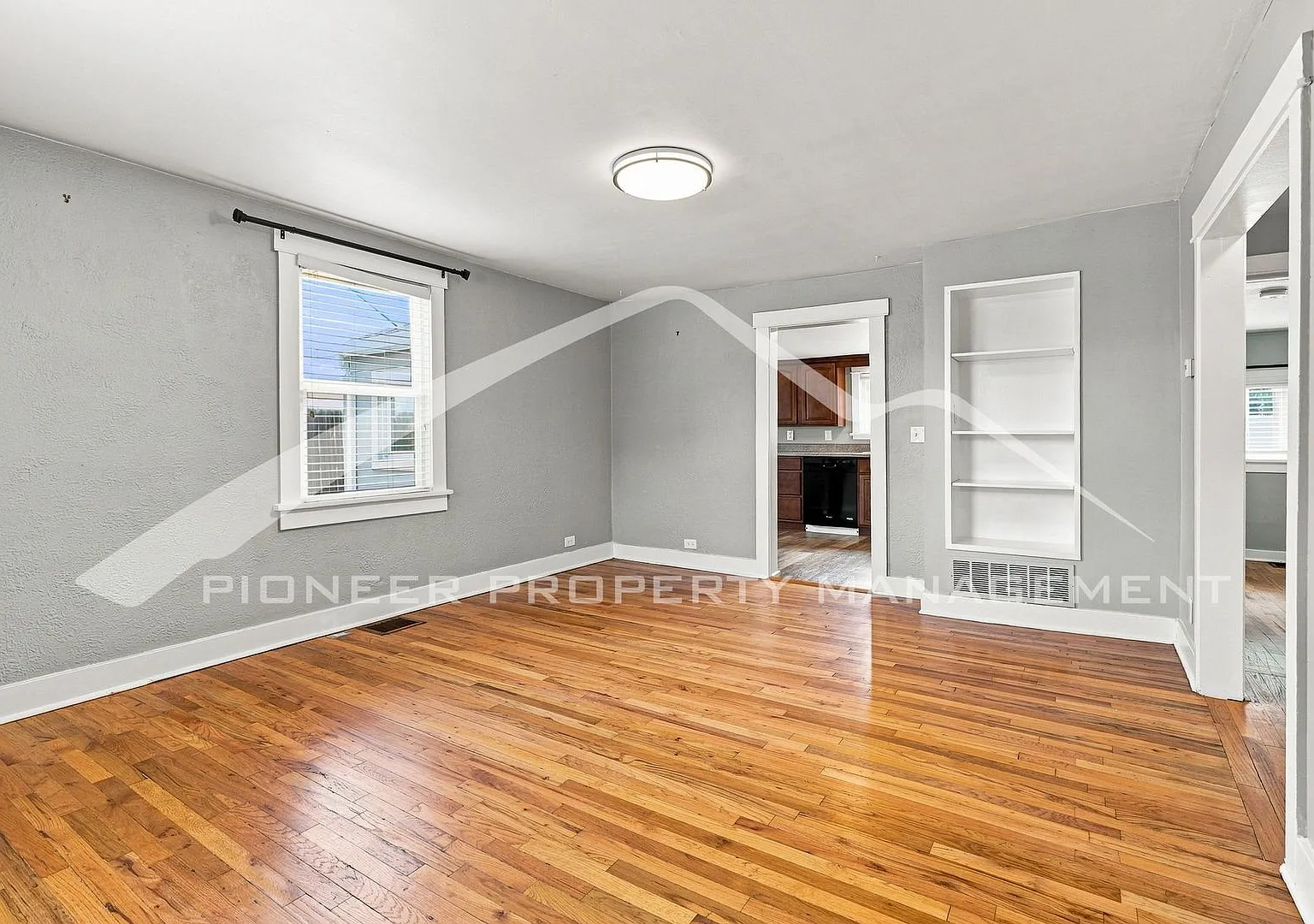 Lovely Single Family Home With Central AC and a Large Yard — Photo 3