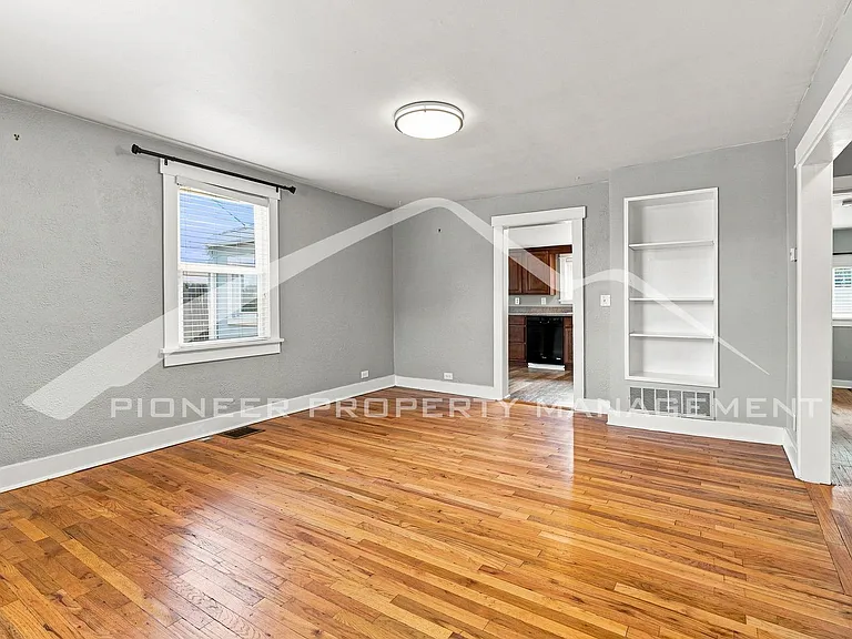 3166 W Walsh Pl — Photo 3