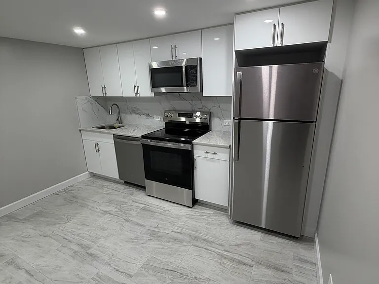 6111 Palmetto St #1L — Photo 5