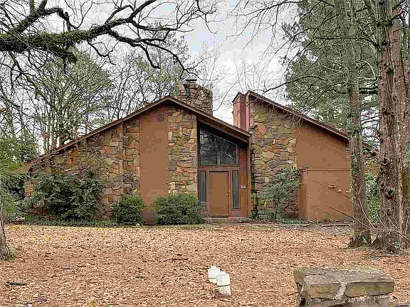 2nd image of 3012 Sanderson Ln