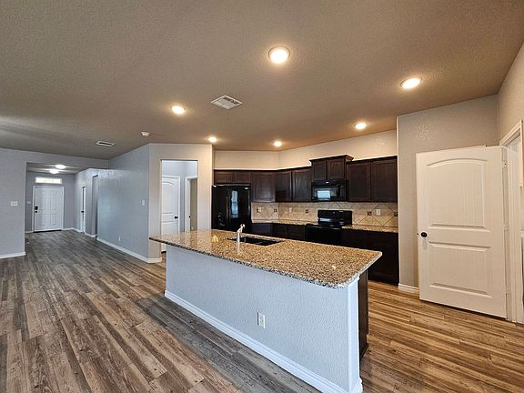 3rd image of 6705 Keechi Valley Dr