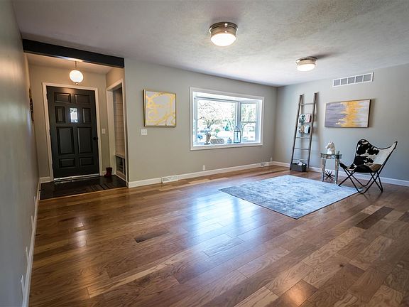 5th image of 1405 Wreath Ave