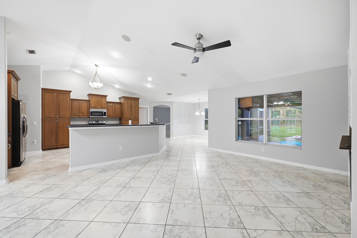 趣味 STREET 18236 Macek Rd, Weeki Wachee, FL 34614 | Zillow