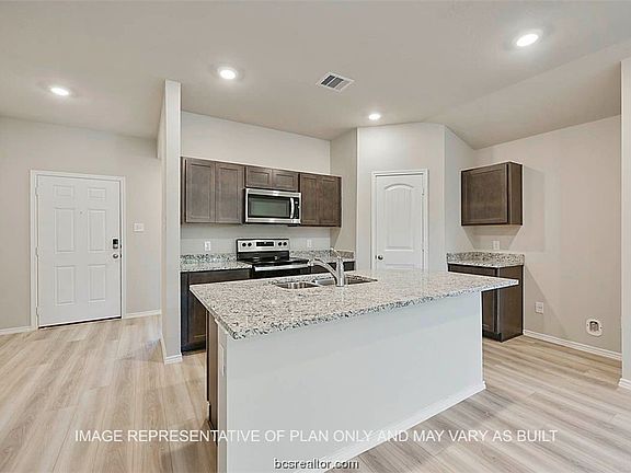 4th image of 328 Pecos Dr