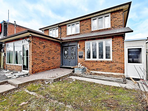 3rd image of 622 The Queensway Rd