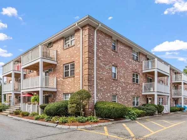 3 Karen Cir APT 5, Billerica, MA 01821