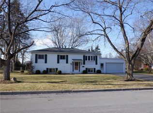 30 Stuyvesant Mnr, Geneseo, NY 14454