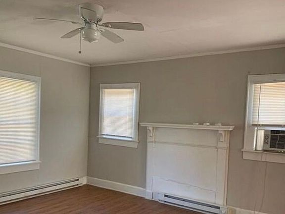 2nd image of 821 W Davidson Ave