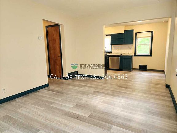 5th image of 2444 Ogden Ave