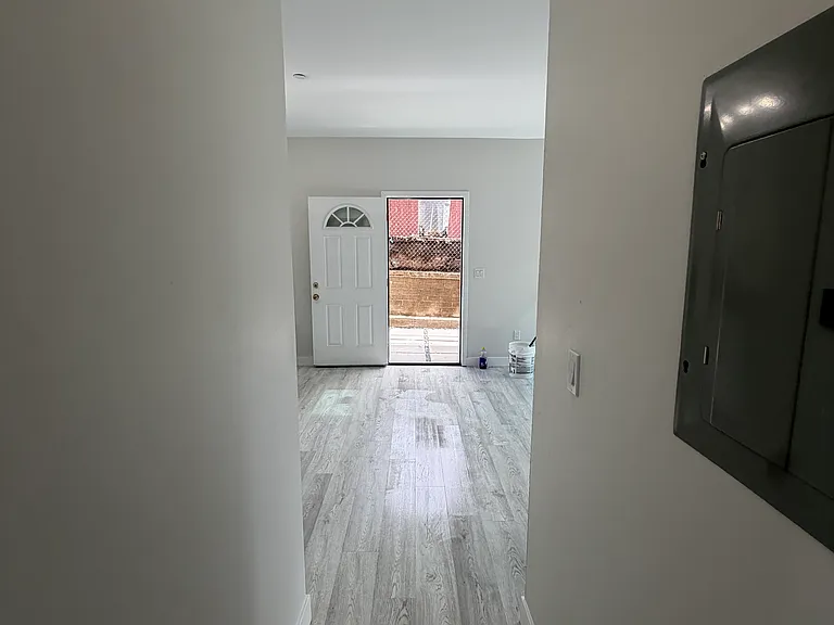 635 S 32nd St — Photo 23
