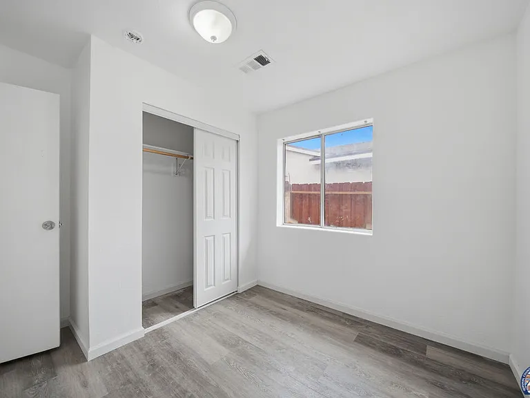 1077 Wozencraft St #2 — Photo 10