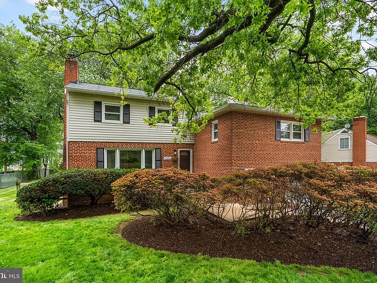 10242 Stratford Ave — Photo 16