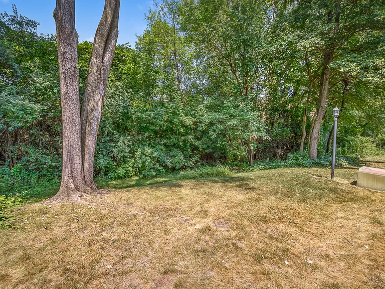 834 Swallow St — Photo 31