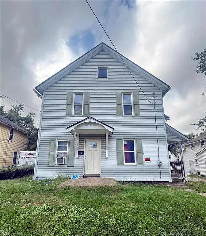 2 bed, 562 sqft, $975 — Photo 1