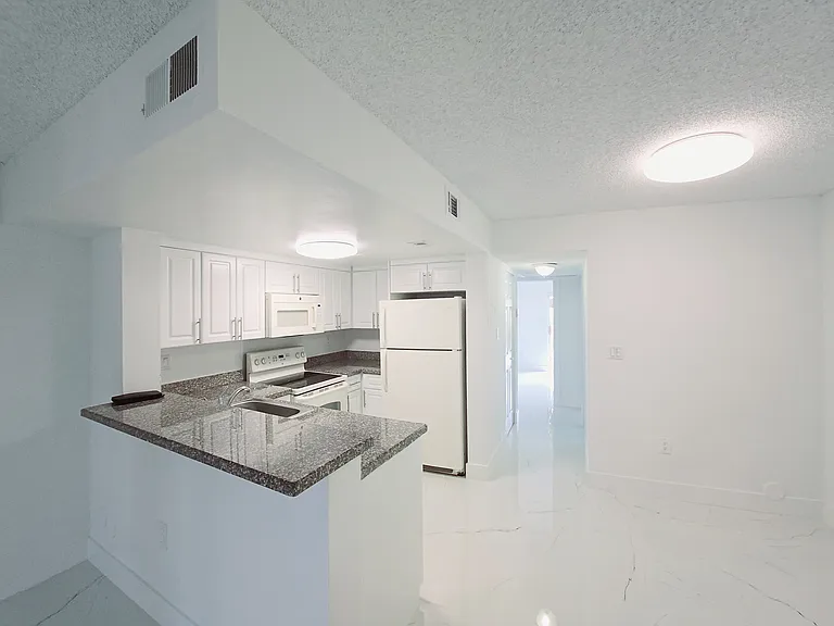 510 NW 86th Pl #109 — Photo 1