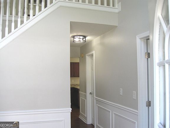 2nd image of 1912 Keystone Way