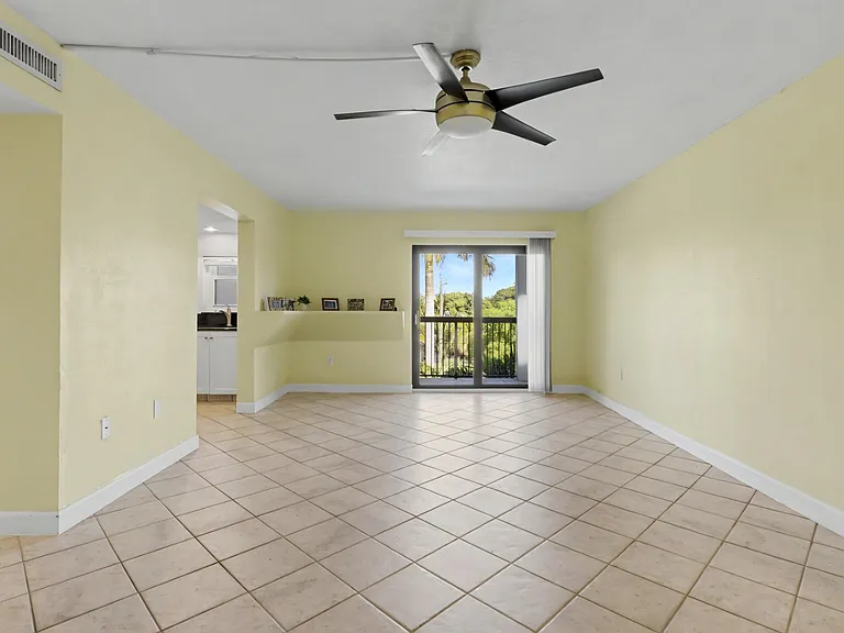 701 NW 19th St #401 — Photo 20