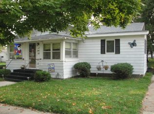 716 3rd Ave NE, Independence, IA 50644