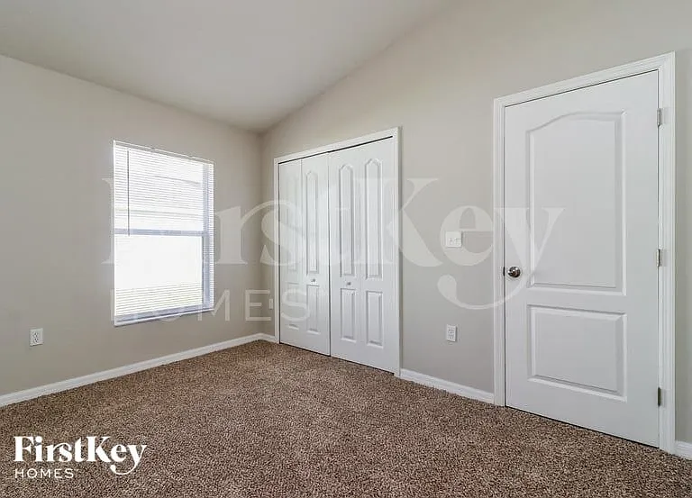 826 Barrister Dr — Photo 11