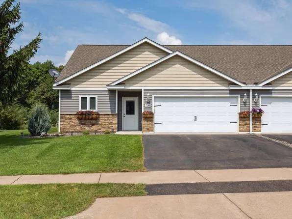 730 Hilltop Dr, Taylors Falls, MN 55084