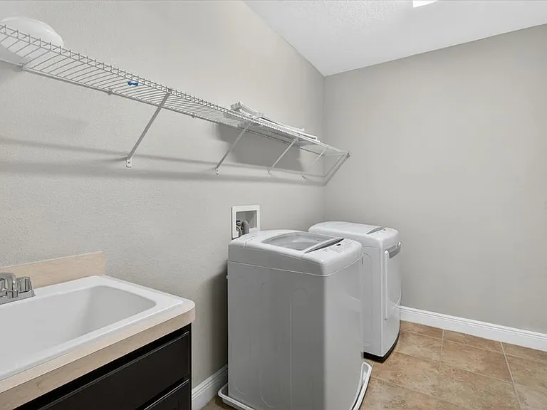 1389 Heritage Landings Dr — Photo 80