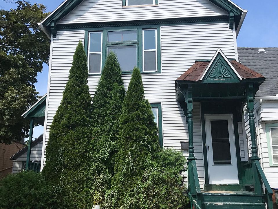 1st image of 1927 N Bartlett Ave