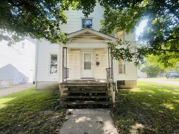 130 Diamond Ct, Jacksonville, IL 62650