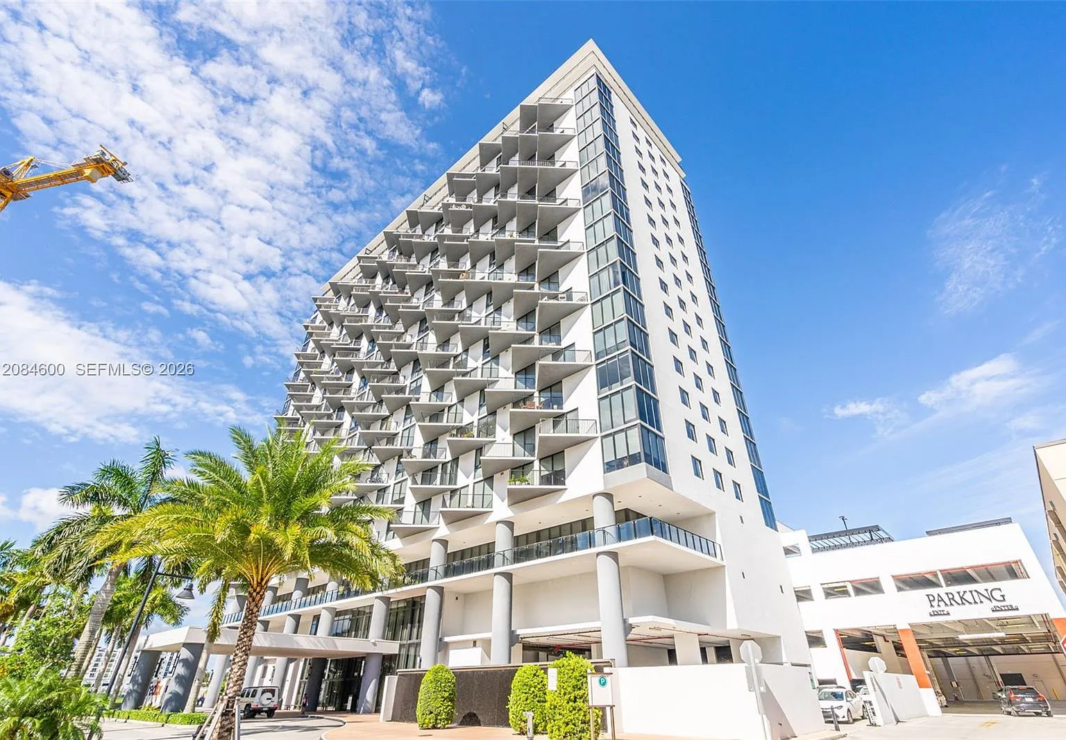 2 bed, 950 sqft, $3,750 — Photo 1