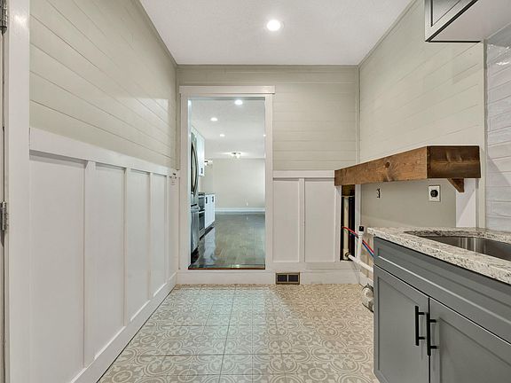 12th image of this home