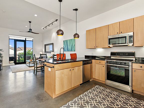 3rd image of 2525 S Lamar Blvd APT 302