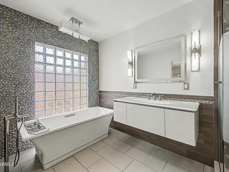 6133 E Mountain View Rd — Photo 24