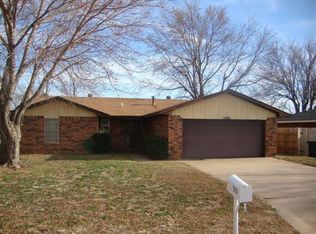 2020 E Ridgeway St, Weatherford, OK 73096