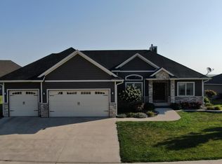 305 White Fox Dr, Clarion, IA 50525