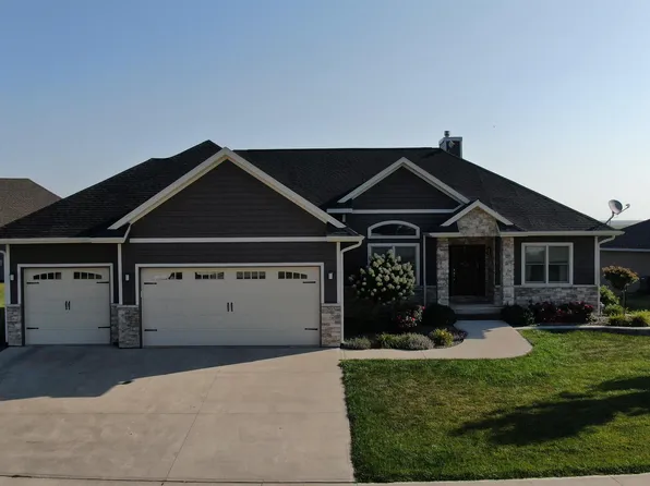 305 White Fox Dr, Clarion, IA 50525