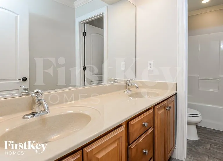 7131 Greystone Village Ct — Photo 12