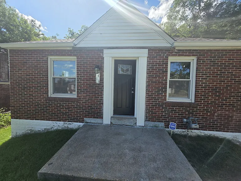 5411 Fletcher St — Photo 10
