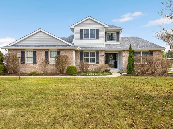 51722 Deer Trail Dr, Granger, IN 46530