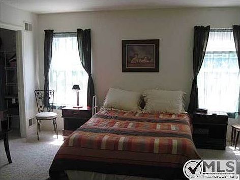 5th image of 6 Wellington Ln