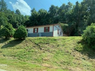 11 S Railroad St, West Van Lear, KY 41268