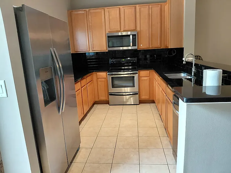 Large Kitchen - All Granite Countertop