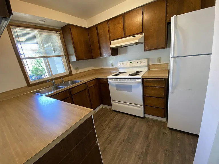146 NE Atkinson Ct #22 — Photo 6