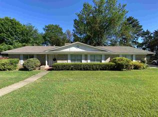 23 Meadow Ln, Texarkana, TX 75503