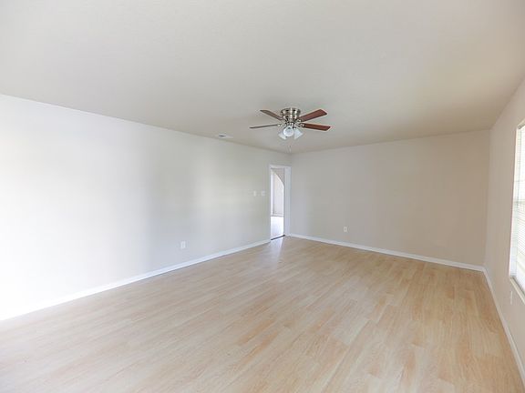 2nd image of 1013 Garnet Ave
